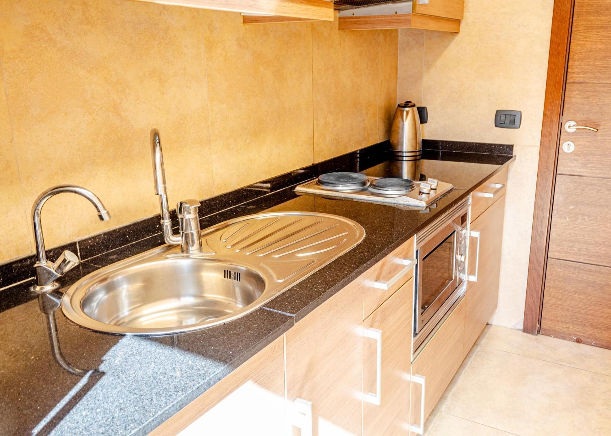 Britannia Suites Bejrút Kültér fotó