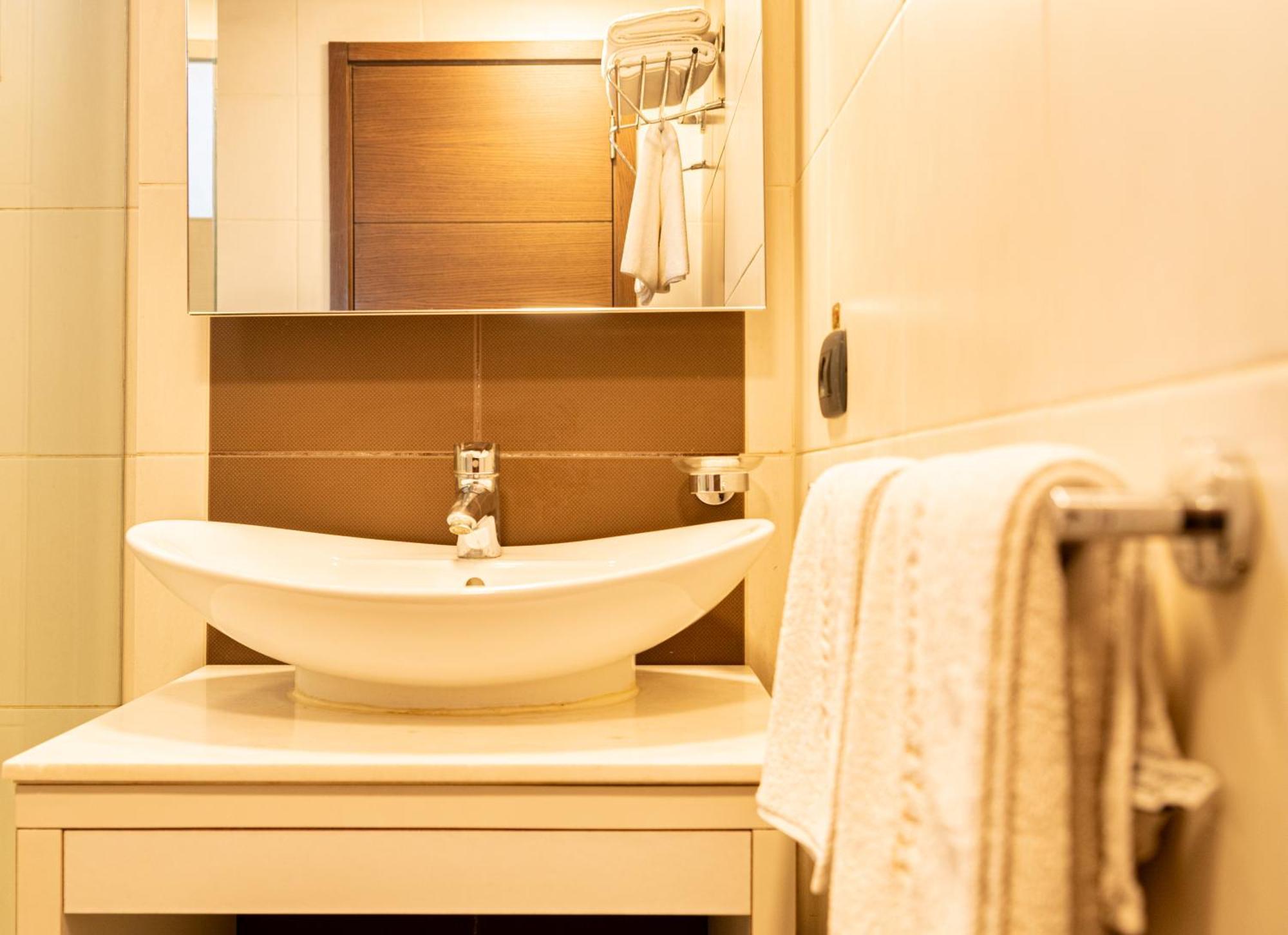 Britannia Suites Bejrút Kültér fotó